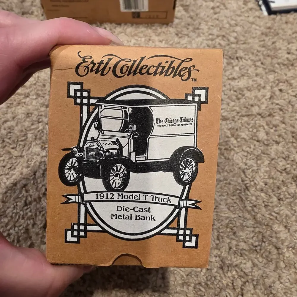 vntg ERTL diecast metal‎ coin bank 1912 model T delivery van The Chicago Tribune